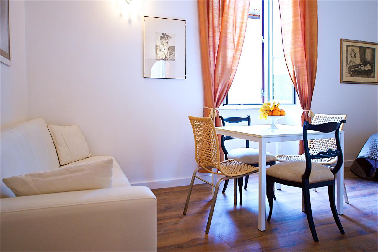 Vetrina Holidays Apartment Navona Roma Exterior foto